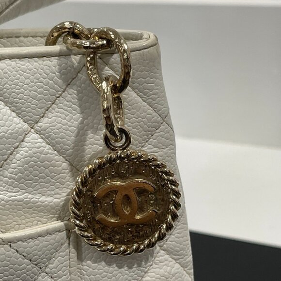 Chanel White Medallion Tote Gold Hardware (JB1027) - Picture 6 of 14
